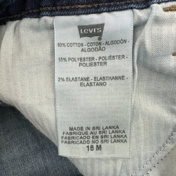 Levi's Demi Curve Classic Flare Women's size 16 Dark Wash Blue Denim Jeans - Picture 4 of 5